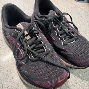Brooks Glycerin 19 Shoes in Size 8.5